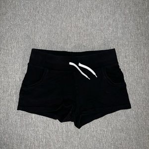 DIVIDED basic black shorts XS